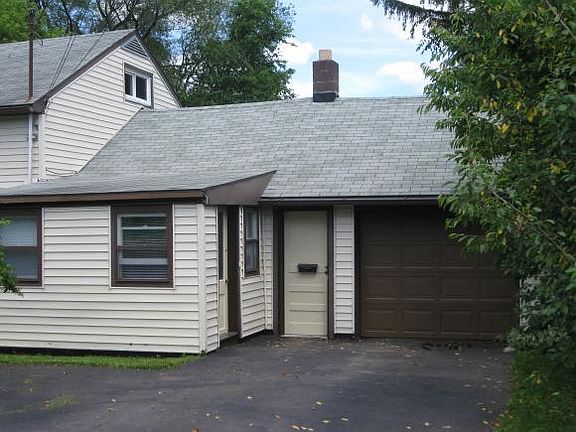 3rd image of 7 Pleasantview Dr