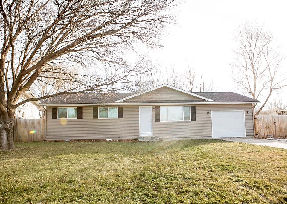 2nd image of 740 Hoff Dr