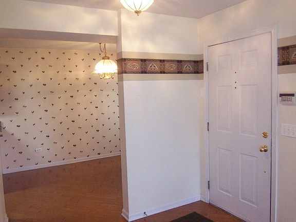 3rd image of 2296 Scott Ln #N