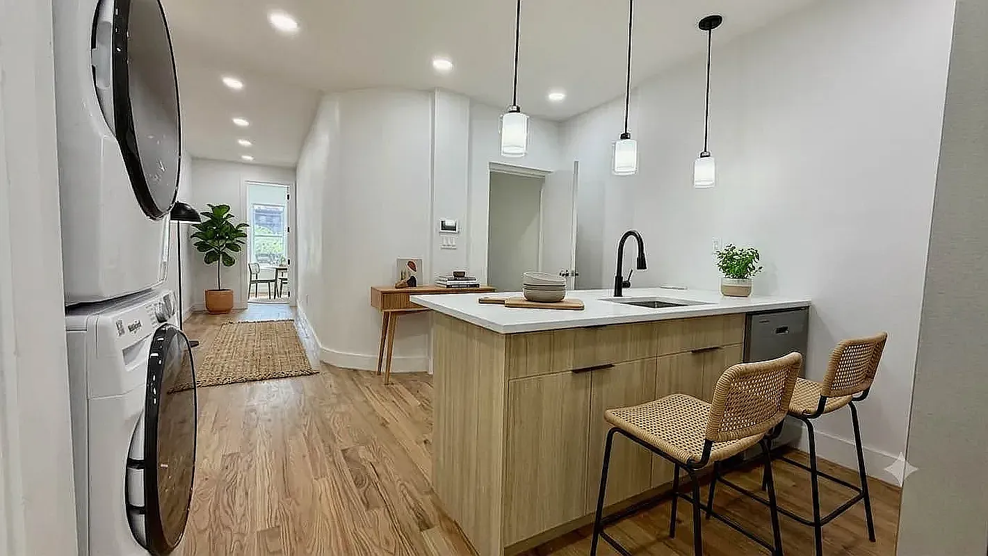 176 Utica Avenue — Photo 3