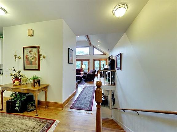 5th image of 657 Gardner Ln