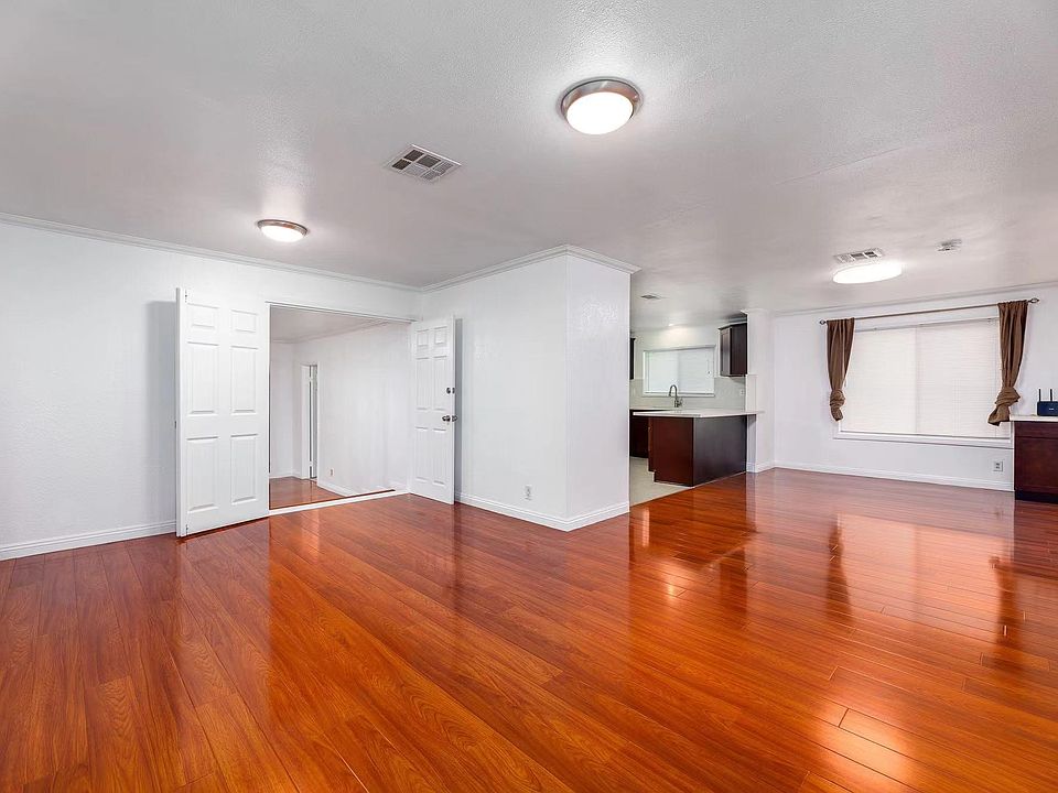 1st image of 417 Greenberry Dr