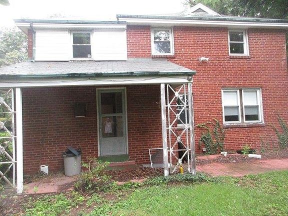 4th image of 2415 Rudy Rd