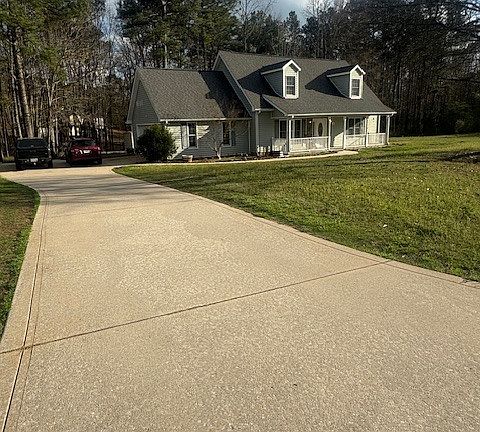 3rd image of 35 Chestnut Dr