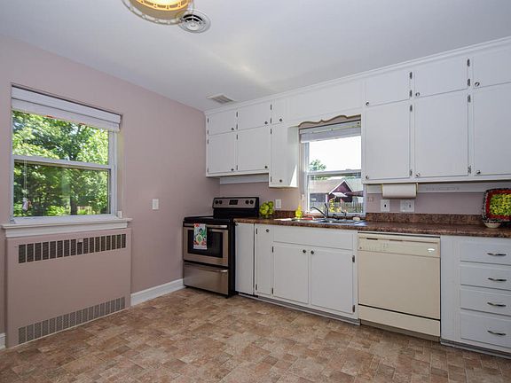 4th image of 3111 Wentworth Ave NW