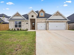 1410 Paragon Dr, Centerton, AR 72719