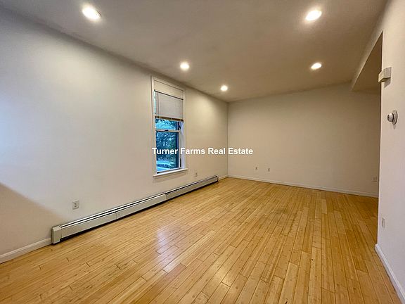 4th image of 40 Newton St #1A