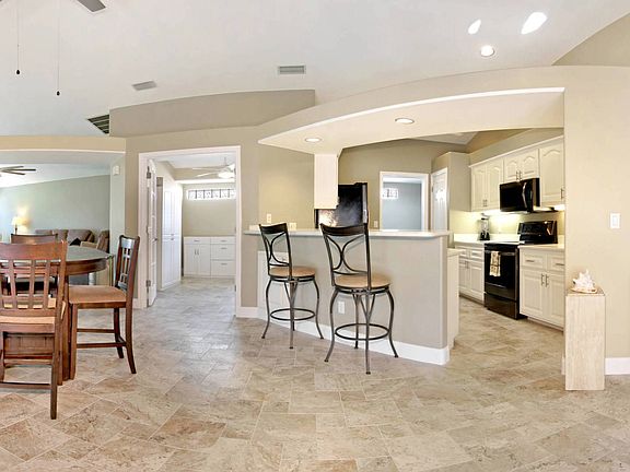 3rd image of 9104 Palm Island Cir