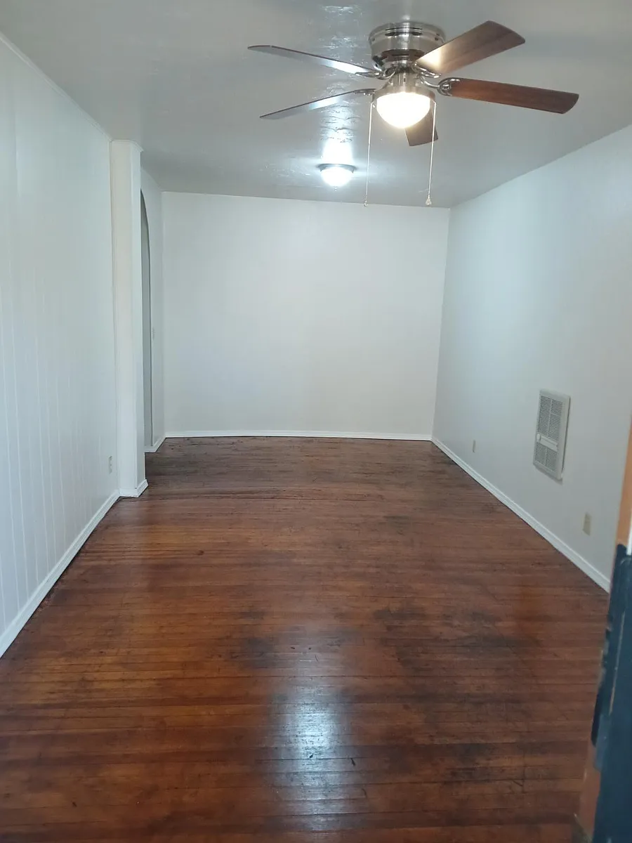Building Photo - 743 Deans Row Ave #2
