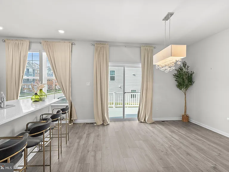 9715 Summerton Dr — Photo 14