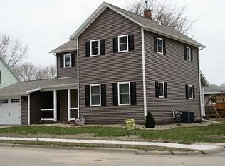 400 Garfield St SW, Cascade, IA 52033