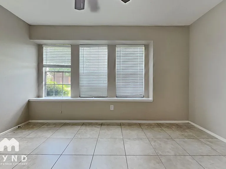 3218 Sedgeborough Cir — Photo 13