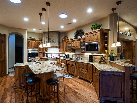 2nd image of 5408 Canyon Bluff Trl NE
