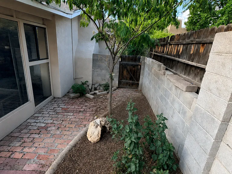 11504 Phoenix Ave NE — Photo 48