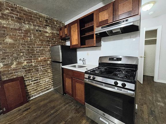 2nd image of 401 Chauncey St #1M