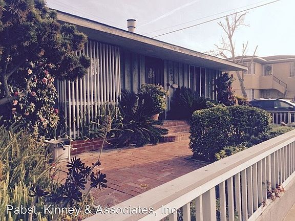 5th image of 102 Claremont Ave