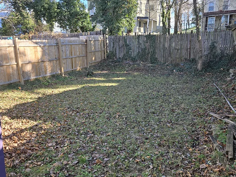 2218 Chester St SE — Photo 13