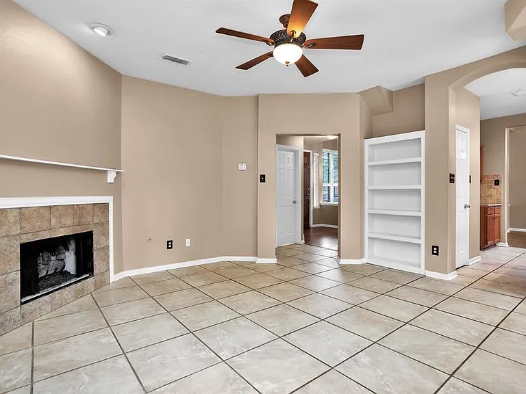 111 S Winterport Cir — Photo 7