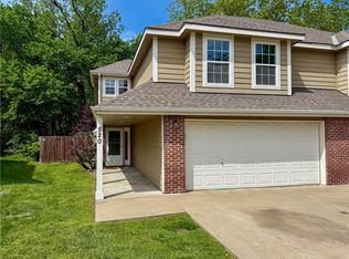 520 N John Doy Ct, Lawrence, KS 66049