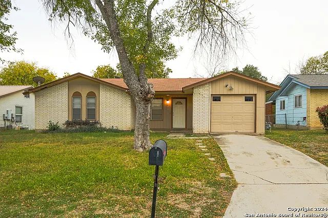 209 Royal Dr