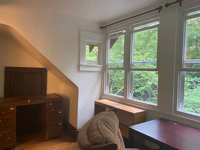 119 Thurston Ave — Photo 33