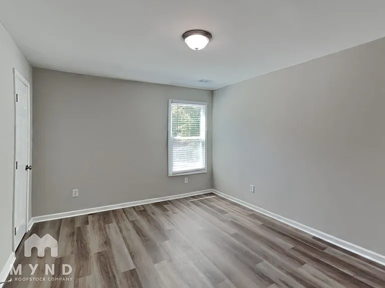 2250 Village Green Dr — Photo 19