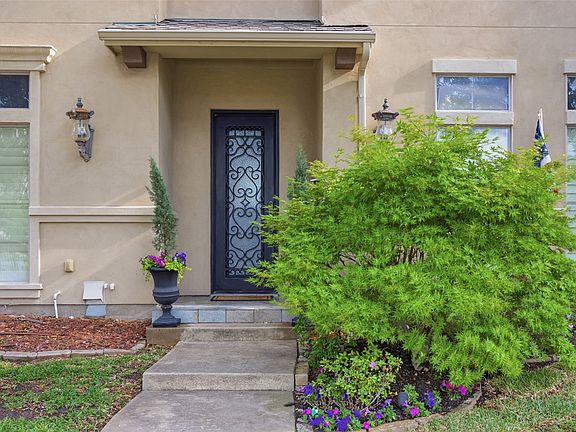 2nd image of 5026 Pershing Ave