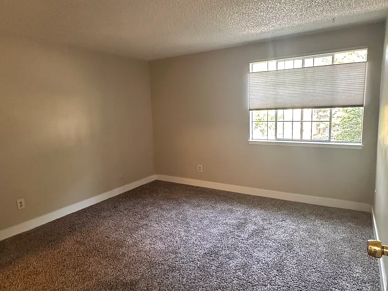 1867 S Pitkin Cir #B — Photo 22