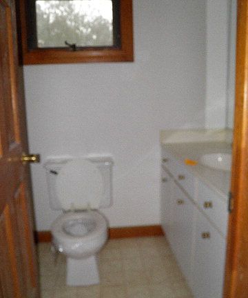 5th image of 33 Shearin Dr
