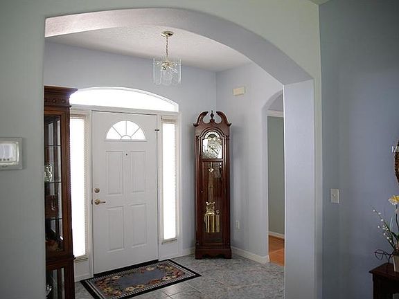 3rd image of 1011 Meadowbend Dr