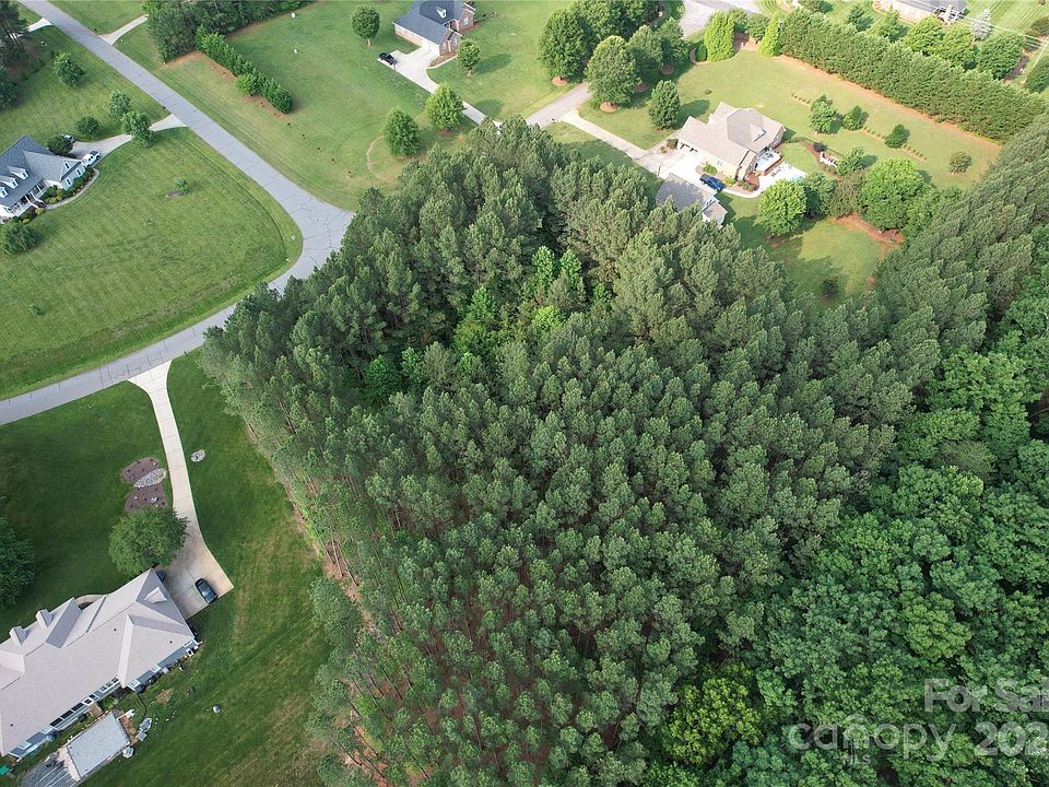 2nd image of 2 Arbor Hills Dr