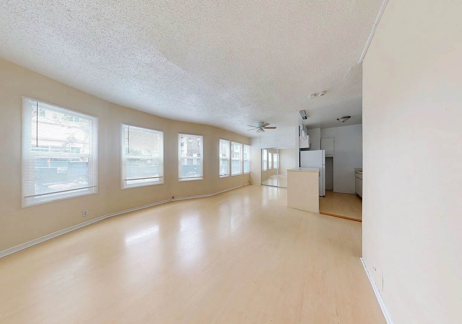 146 Grand Ave — Photo 4