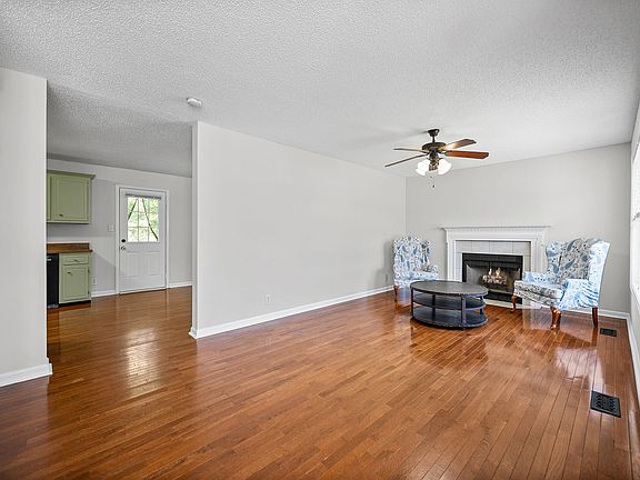 4th image of 3789 McAllister Dr