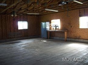 5th image of 953 Windy Ridge Rd