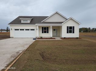629 Bright Harvest Dr, Maysville, NC 28555