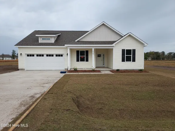 629 Bright Harvest Drive, Maysville, NC 28555