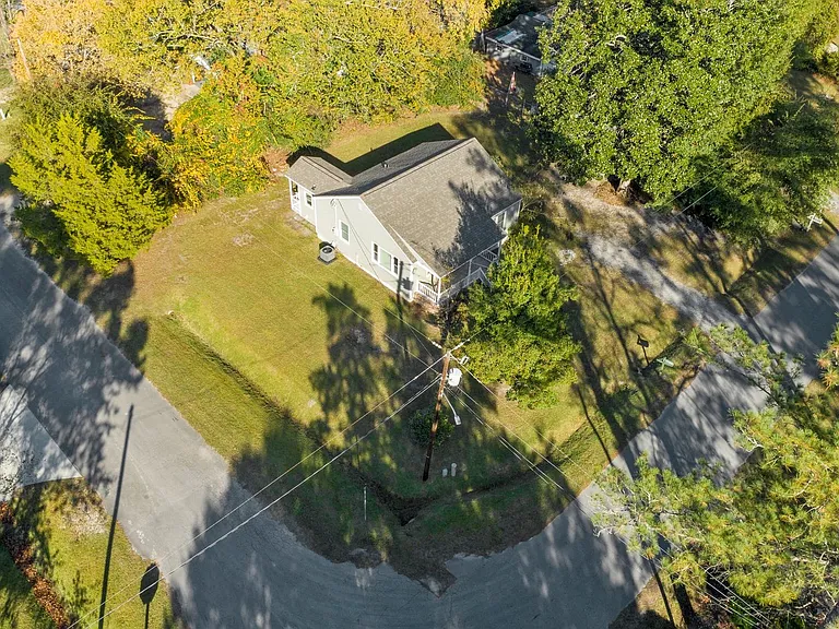 400 Sandy Point Rd — Photo 13