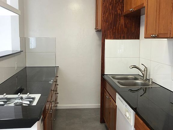 3rd image of 4009 33rd St APT 5