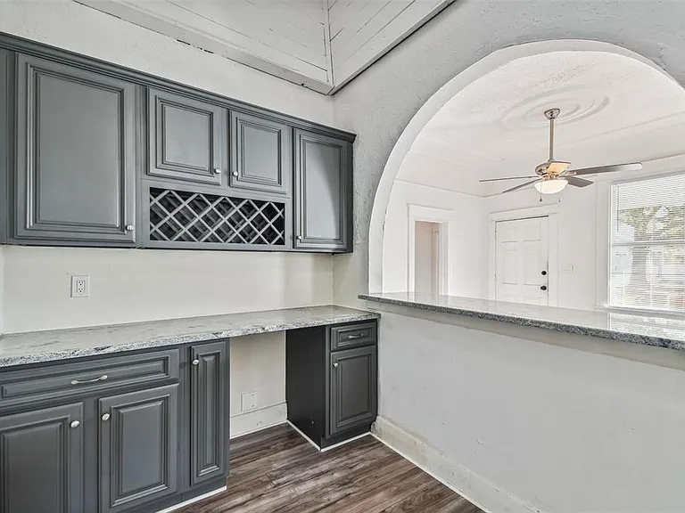 1913 W Lemon St — Photo 30