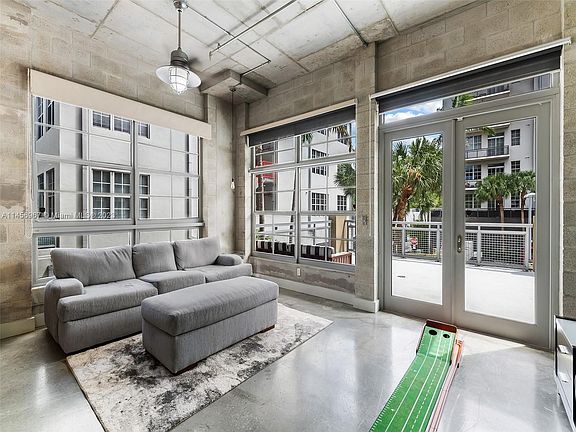 5th image of 434 NW 1st Ave APT 205