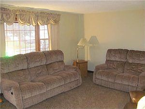 3rd image of 1286 Saybrook Ave