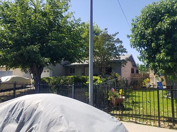 3rd image of 3221 Greenwood St