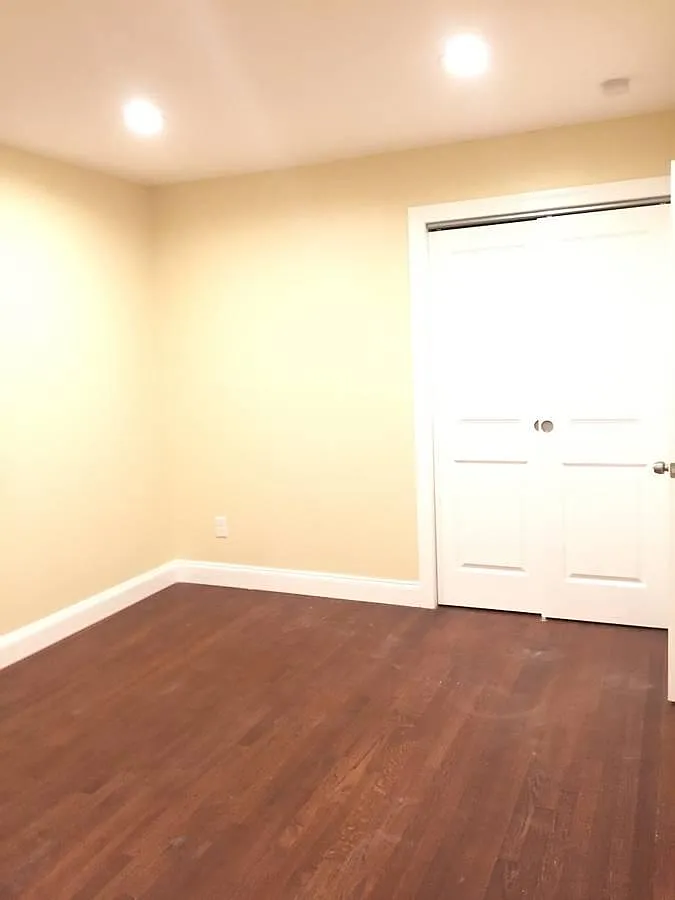 3 bed, 1100 sqft, $2,950 — Photo 4