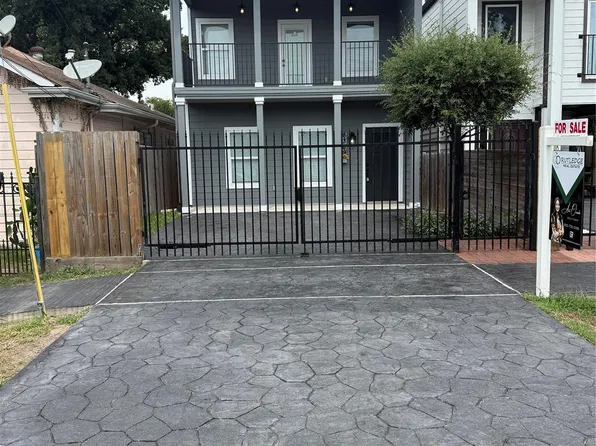 8309 John St, Houston, TX 77012