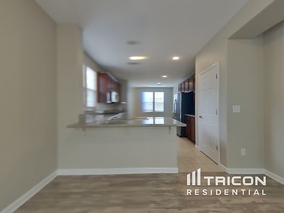4th image of 7096 Sacred Cir