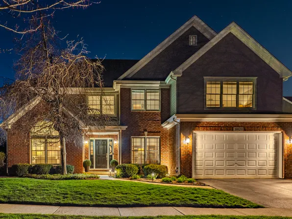 39W310 Preston Cir, Geneva, IL 60134