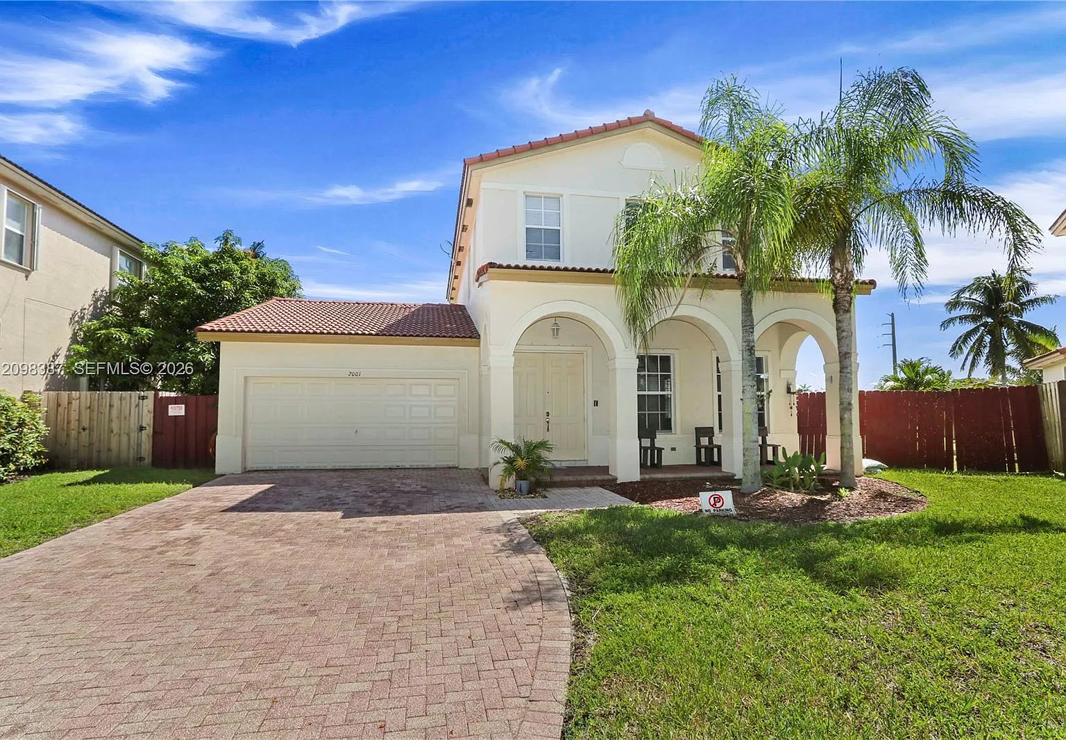 Floridian Bay Estates — Photo 1