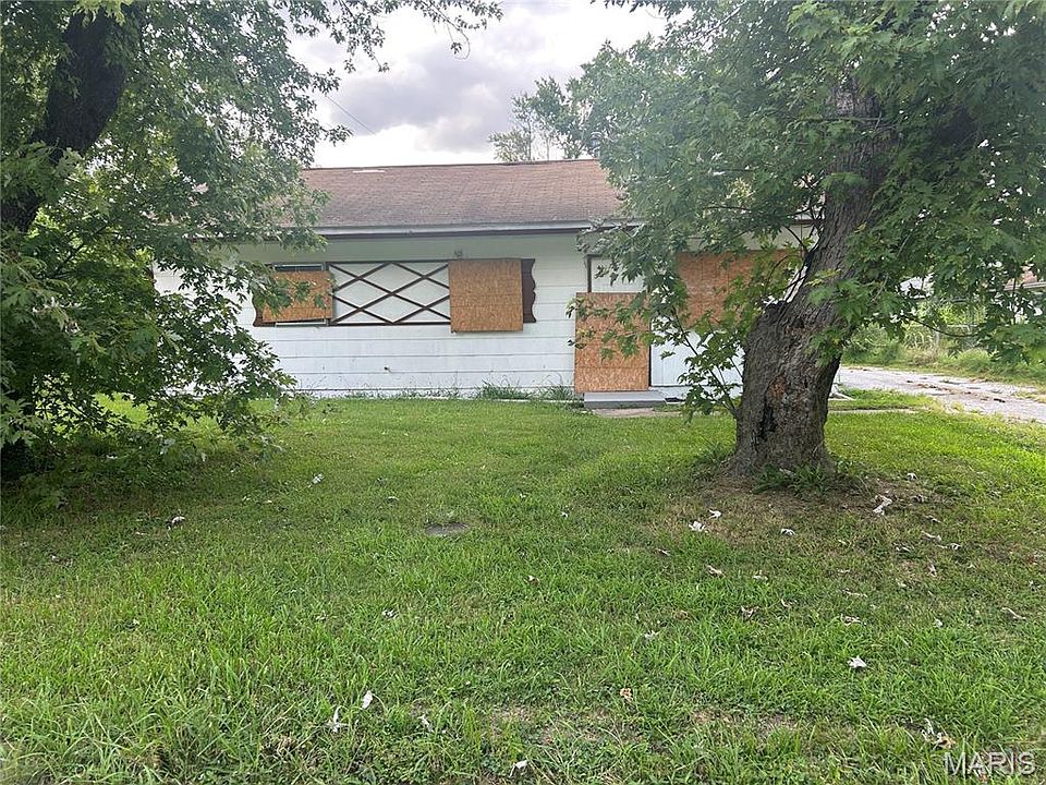 2nd image of 507 Saint Dorothy Dr
