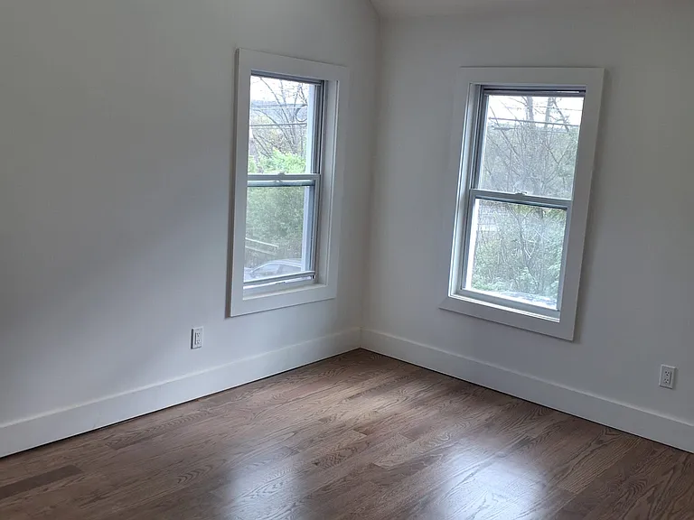 11 Grandview Ave — Photo 12