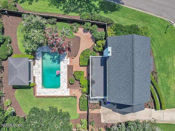 3rd image of 931 WHIPPOORWILL Lane
